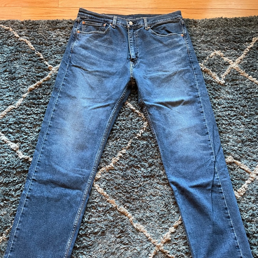 Mens Levi’s blue jeans